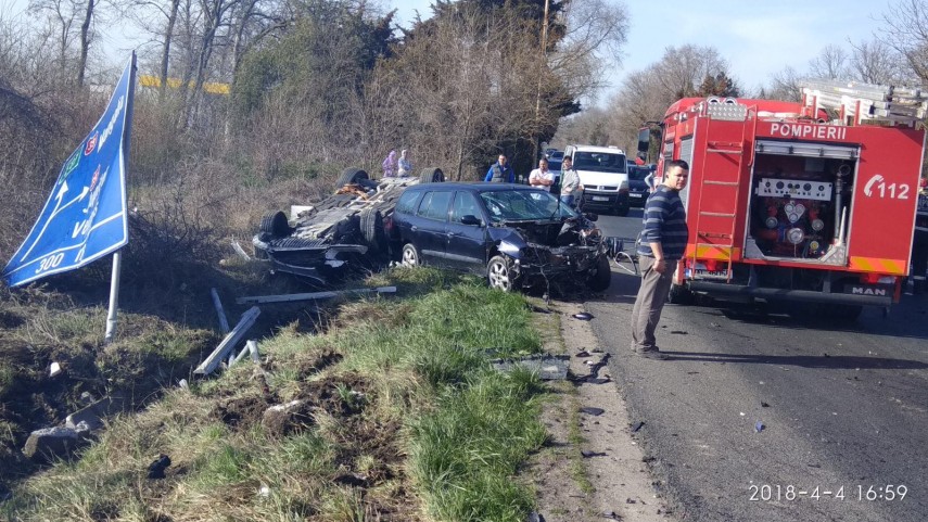 imagini de la eveniment accident rutier grav la neptun judetul constanta mai multe persoane au fost ranite imagini de la eveniment accident rutier grav la neptun judetul constanta mai multe persoane au fost ranite
