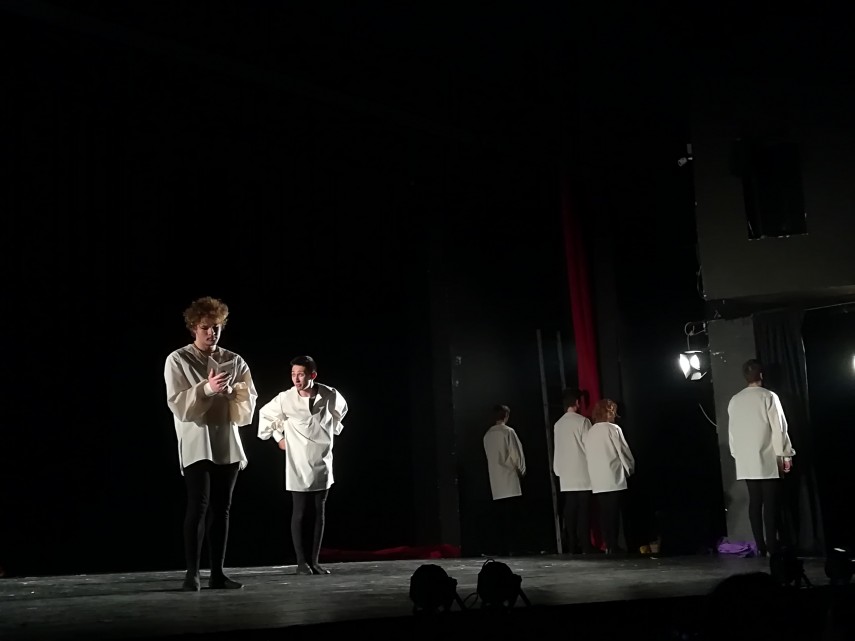 un hamlet constantean in varianta teenage intr o coregrafie exceptionala astazi festivitatea de premiere