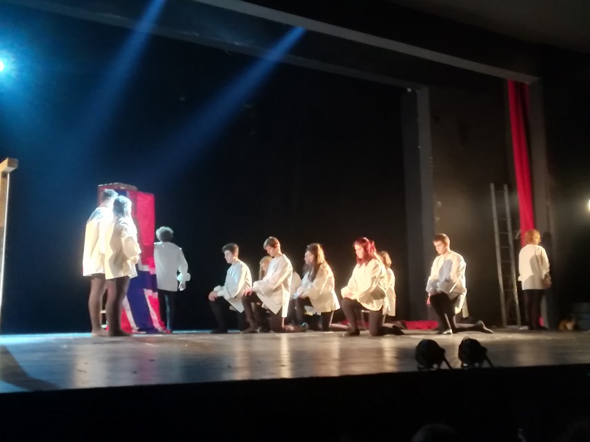 un hamlet constantean in varianta teenage intr o coregrafie exceptionala astazi festivitatea de premiere