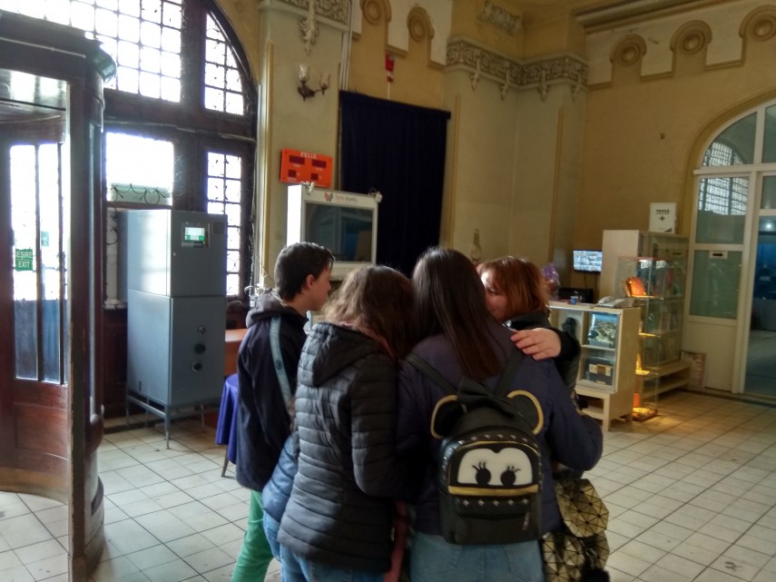 scoala altfel bucuria copiilor de a asculta povestile istoriei sau bucuria mea de a fi copil intre copii