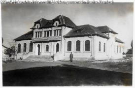 „Din dragostea pe care o păstrez neamului meu și satului“  Familia Valaori din satul dobrogean Caratai/Nisipari și ctitoriile sale 