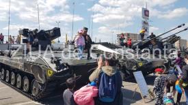 Constanța. Armamentul militarilor de la Brigada 9 Mecanizată Mărășești bucuria copiilor. Fotografii de care își vor aminti când vor fi mari (galerie foto)  