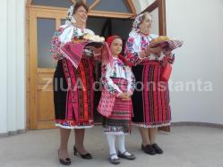 95 de ani de istorie  La Oituz, când înfloresc cireşii, printre ceangăi, într-o zi cu multe... sărbători (galerie foto)