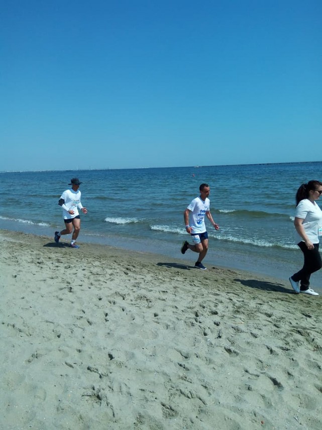 militarul laurentiu cobzaru de la forta albastra galati primul alergator care a depasit 100 de kilometri
