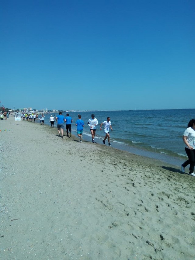 militarul laurentiu cobzaru de la forta albastra galati primul alergator care a depasit 100 de kilometri