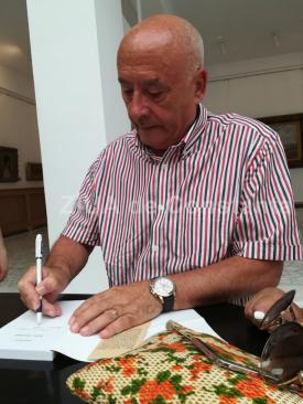 „Teatru... și nu numai“ sau confesiunile lui Valentin Sgarcea, când amintirile devin incandescente   