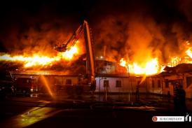 Imagini impresionante. O școală din București a fost mistuită de flăcări. Patru ore au luptat pompierii cu focul (fotoreportaj)