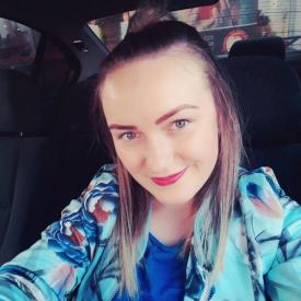 „Ajutor! Vreau să trăiesc!“. O tânără din Năvodari are nevoie de ajutor pentru a învinge o boală nemiloasă