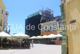 Ce restricții se solicită pentru zona peninsulară din Constanța. Clienții unei terase din Piața Ovidiu, nemulțumiți (galerie foto)