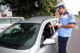 Polițiștii au umor „Sute de mii de polițiști și vor fi puși în locul indicatoarelor rutiere!”