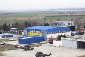 Piloţii de la Tuzla, acuzaţi că zboară prea jos. Cum explică reprezentanţii aerodromului. Când sunt operate astfel de zboruri