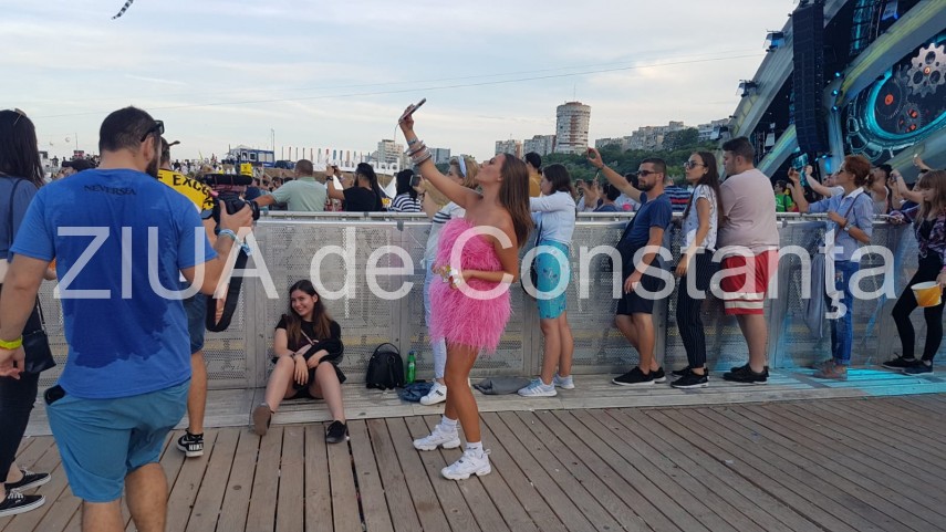 imagini de la eveniment alexandra stan face live pe youtube la neversea 663788
