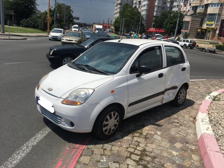 imagini de la eveniment motociclist lovit de o masina intr o intersectie mare din constanta cine este