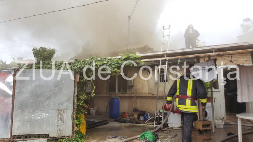 alerta la isu dobrogea o locuinta din palazu mare a fost cuprinsa de flacari pompierii chemati in ajutor alerta la isu dobrogea o locuinta din palazu mare a fost cuprinsa de flacari pompierii chemati in ajutor