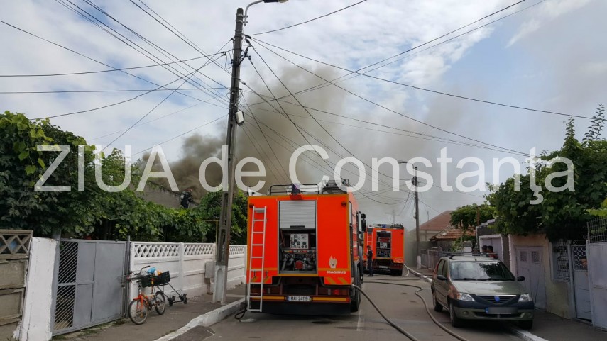 alerta la isu dobrogea o locuinta din palazu mare a fost cuprinsa de flacari pompierii chemati in ajutor alerta la isu dobrogea o locuinta din palazu mare a fost cuprinsa de flacari pompierii chemati in ajutor