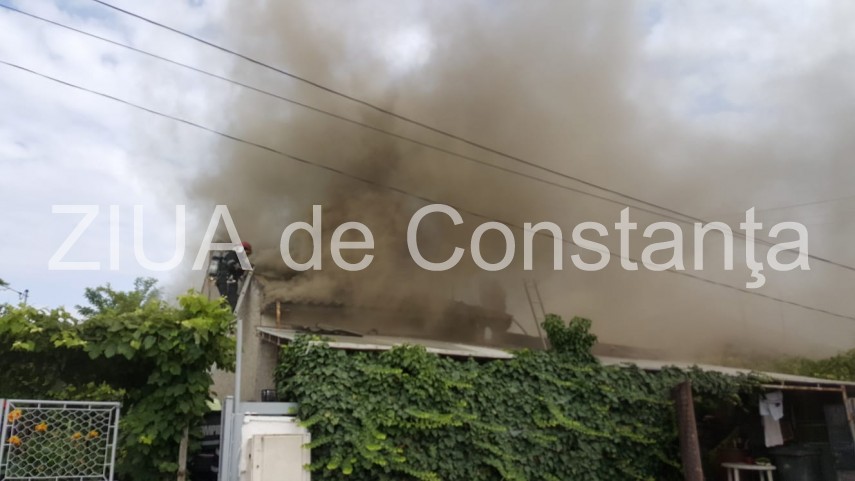 alerta la isu dobrogea o locuinta din palazu mare a fost cuprinsa de flacari pompierii chemati in ajutor alerta la isu dobrogea o locuinta din palazu mare a fost cuprinsa de flacari pompierii chemati in ajutor