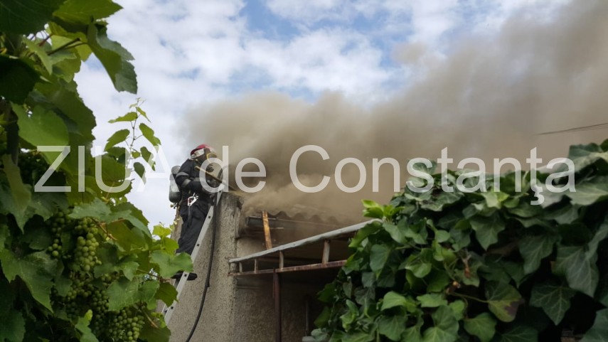 alerta la isu dobrogea o locuinta din palazu mare a fost cuprinsa de flacari pompierii chemati in ajutor alerta la isu dobrogea o locuinta din palazu mare a fost cuprinsa de flacari pompierii chemati in ajutor