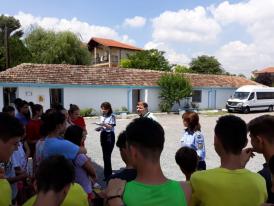Elevii aflaţi în tabere pe litoral, informaţi de poliţişti în cadrul campaniei \