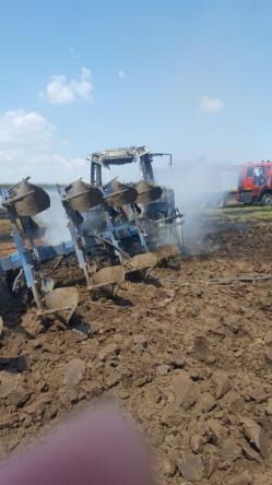 Incendiu violent între localitățile Grădina și Cogealac. Pompierii ISU Dobrogea, chemați în ajutor (video)