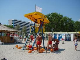 Sondaj de opinie Credeți că ar trebui să existe o autoritate care să le aplice amenzi celor ce nu respectă steagurile arborate de salvamari?  