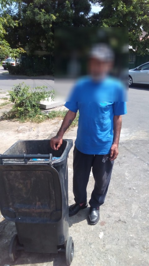 gunoaie aruncate la intersectia strazilor panait cernea si chiliei din constanta politistii locali au