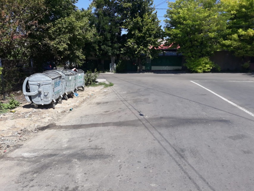 gunoaie aruncate la intersectia strazilor panait cernea si chiliei din constanta politistii locali au