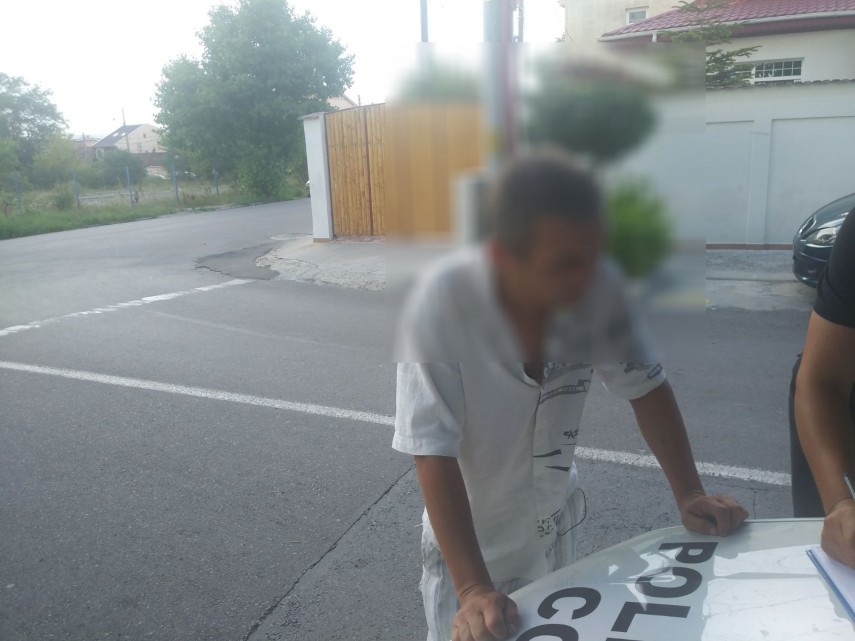gunoaie aruncate la intersectia strazilor panait cernea si chiliei din constanta politistii locali au