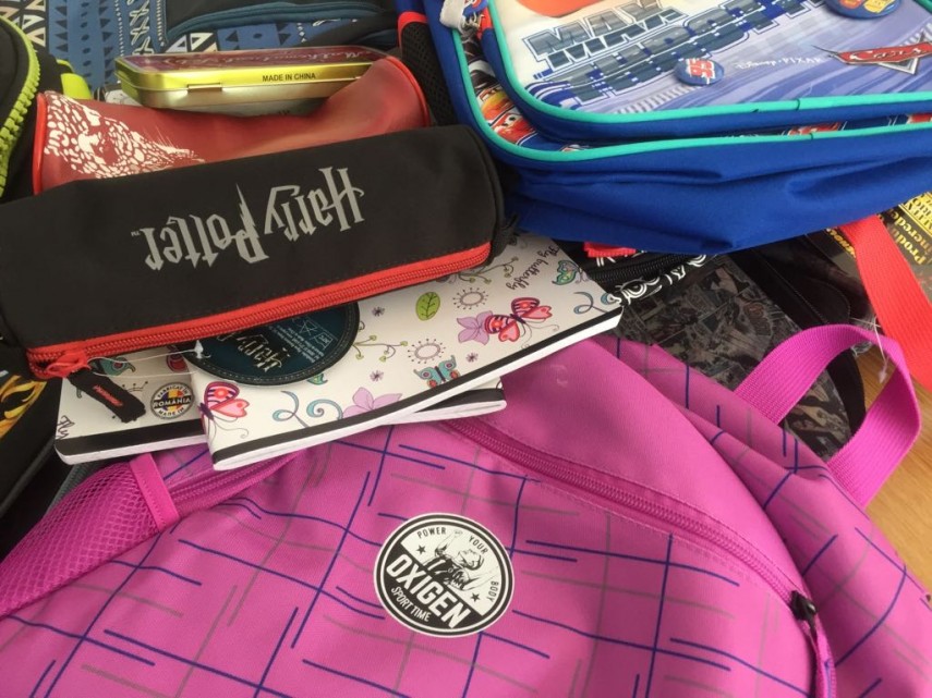 rechizite si ghiozdane pentru elevii constanteni primaria a achizitionat peste 31 de mii de ghiozdane