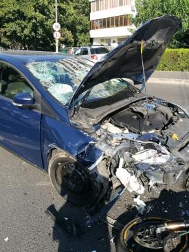 Constanţa. Accident rutier pe strada Traian. Un motociclist, rănit (galerie foto) 