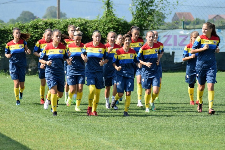 fotbalistele izabela vintila si madalina grecu de la selena sn constanta in pregatire cu nationalele