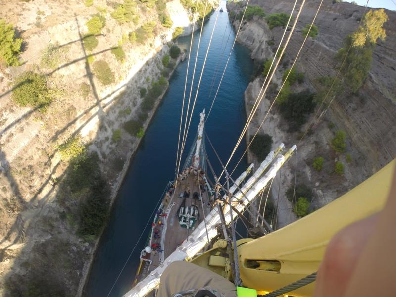 imagini impresionante nava scoala mircea a tranzitat canalul corint pentru a doua oara in cateva luni