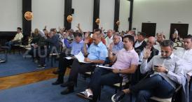 Consilierii judeţeni liberali retrag proiectul privind subvenţionarea transportului pentru elevi şi studenţi. Iată motivul