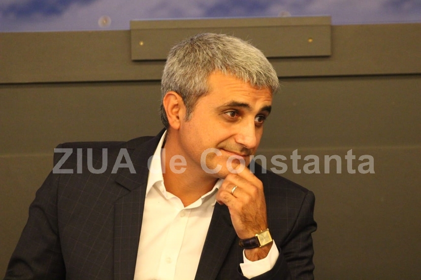 robert turcescu sustine un workshop la neptun in fata tineretului pmp iata ce subiect a abordat galerie robert turcescu sustine un workshop la neptun in fata tineretului pmp iata ce subiect a abordat galerie