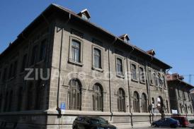 Ce face Colegiul „Mircea cel Bătrân“ din Constanța cu banii câștigați din închirierea sălii de sport? 