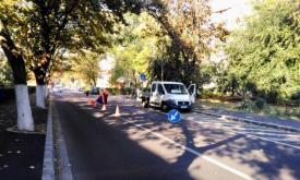 ​Primăria Municipiului Constanța montează limitatoare de viteză pe strada Traian, în zona Liceului Teoretic Traian (galerie foto)