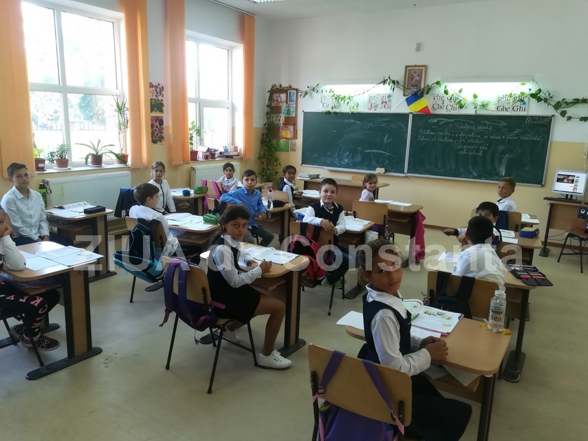 adrianv radulescu ctitorul de ziua educatiei 2018 adrian v radulescu devine patronul spiritual al scolii