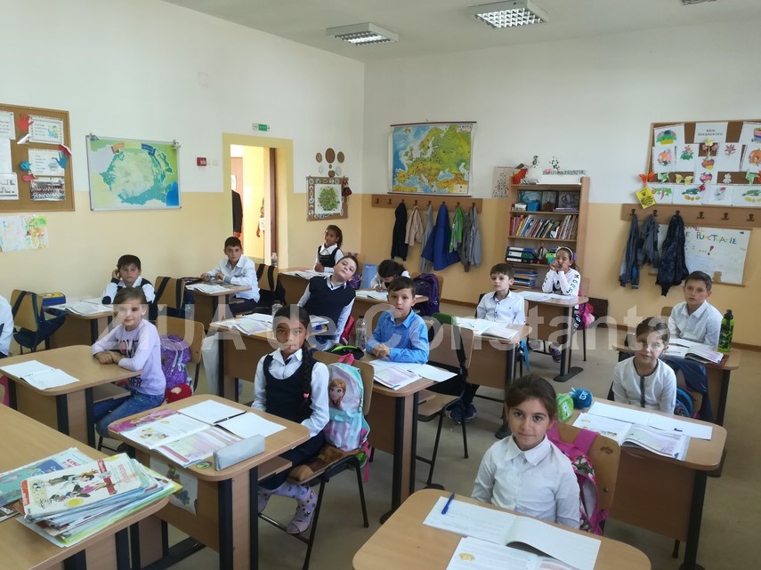 adrianv radulescu ctitorul de ziua educatiei 2018 adrian v radulescu devine patronul spiritual al scolii