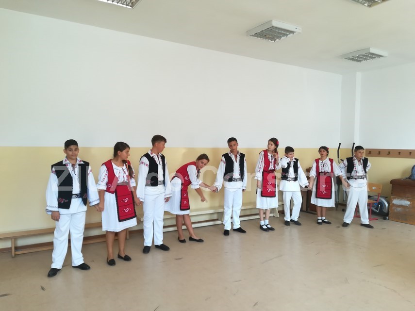 adrianv radulescu ctitorul de ziua educatiei 2018 adrian v radulescu devine patronul spiritual al scolii