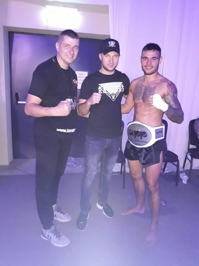 micul bonjasky de la keru kento constanta madalin craciunica a castigat centura la gala app fighting