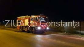 UPDATE. Alertă la Valu lui Traian. Acoperișul unei locuințe a fost cuprins de flăcări. Intervin pompierii    