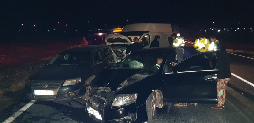 carambol in dorabantu doua masini si o autoutilitara implicate un tanar ranit galerie foto 676389 carambol in dorabantu doua masini si o autoutilitara implicate un tanar ranit galerie foto 676389