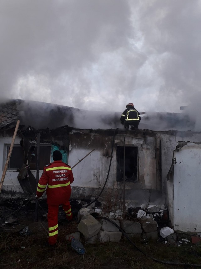 update alerta la isu dobrogea un incendiu a izbucnit la manastirea din localitatea closca judetul constanta