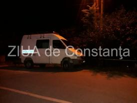 Crimă sângeroasă. Un bărbat este suspectat că și-a ucis soția. Trupul victimei, găsit de fiica acesteia