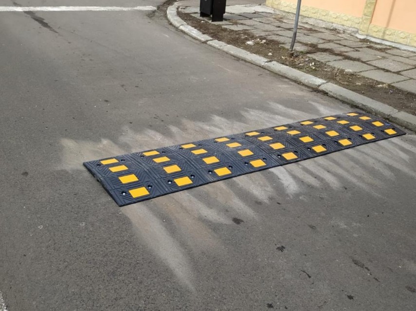 atentie soferi au fost amplasate limitatoare de viteza pe doua strazi intens circulate din municipiul