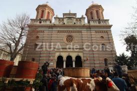 Boboteaza pe faleza Cazinoului din Constanţa. Mii de oameni, surprize pe traseu, cruce scoasă din mare de un musulman (galerie foto)