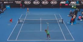 Simona Halep, învinsă de Serena Williams în optimi la Australian Open. A fost o bătălie memorabilă, încheiată în trei seturi!