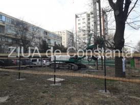 Constanța. Protest al locatarilor unui bloc din cartierul Tomis Nord. Oamenii sunt deranjați de un proiect imobiliar (galerie foto)      
