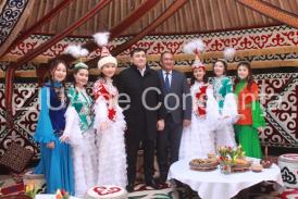  Sărbătoare în familia Rompetrol Rafinare. Angajații celebrează Nauryz, alături de conducerea companiei (galerie foto+video)   