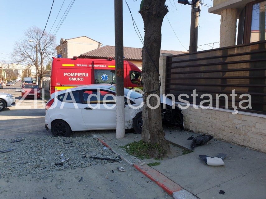 imagini de la eveniment accident rutier pe strada steagului din municipiul constanta doua autoturisme
