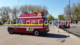 Imagini de la eveniment Accident rutier la intrare în Mamaia. Două maşini, implicate. O femeie, transportată la spital (galerie foto+video)        